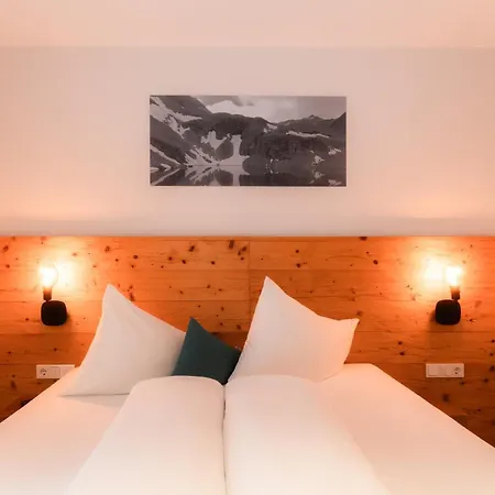 Adler Alpen Apartamento Schruns